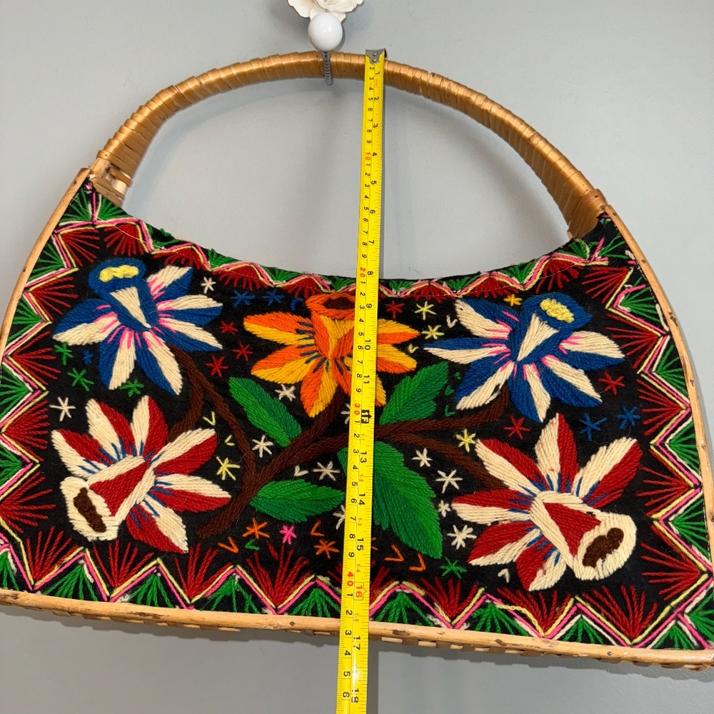 Vintage 1960's Rattan Embroidered Bohemian Beach Travel Tote Bag - Picture 6 of 8